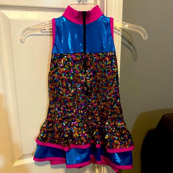 Dance costume - Picture 1 of 2